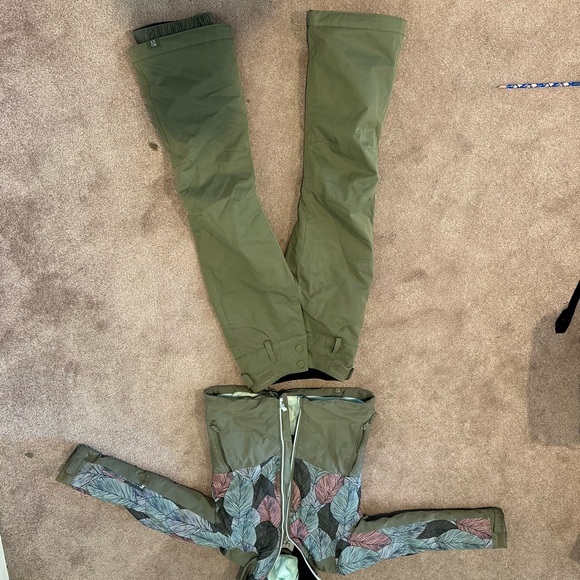 Roxy Black and Aqua Ski Jacket - Picture 1 of 3